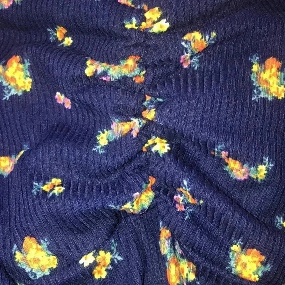 4Si3nna Women’s Blue Gathered Floral Blouse - Picture 8 of 8